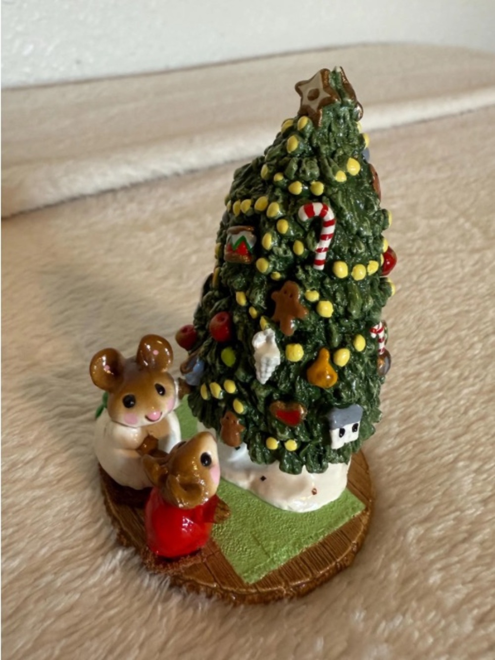 Wee Forest Folk Christmas Morning, Annette Petersen, 1985